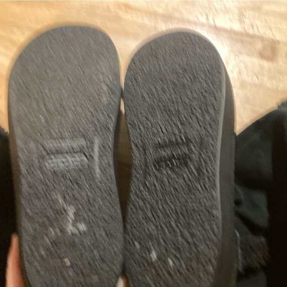 Croc Black Boots in size 8 in EUC. See pictures for all details/condition - Picture 5 of 8